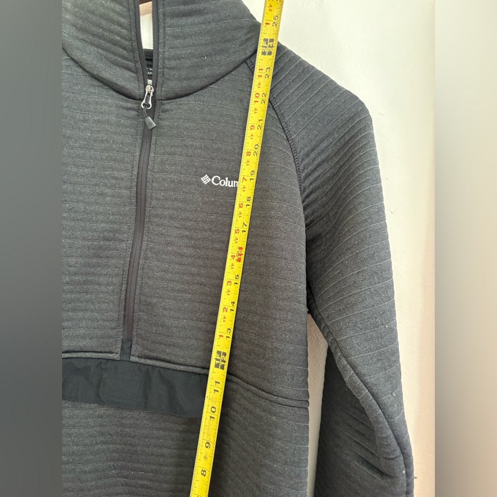 Columbia Women’s Small Grey Half-Zip Pullover - Picture 2 of 6